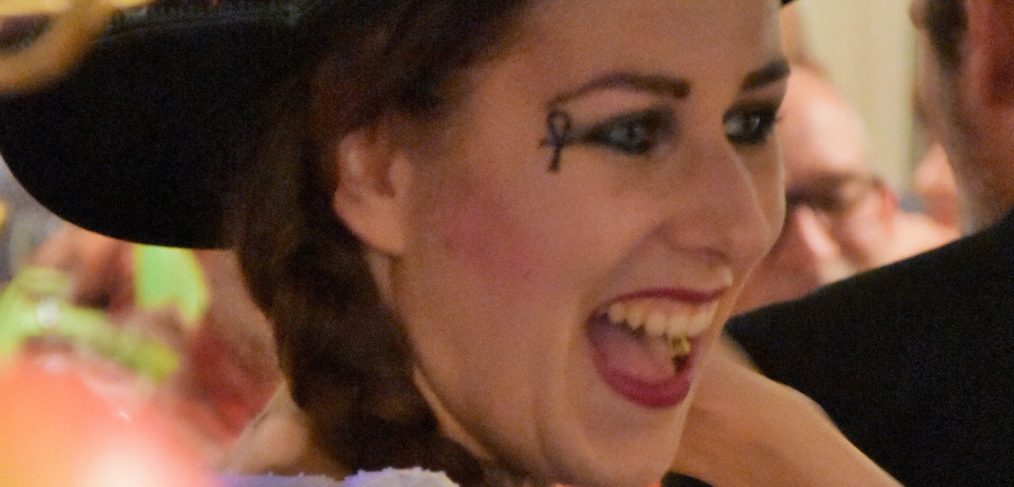 Braut Juliane aus dem Krimi-Comedy "Mord an Hochzeitstorte" vom Theater ik´s