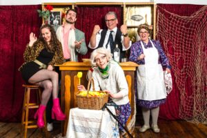 The. Rattles und Theater ik´s Mord in der Haifischbar